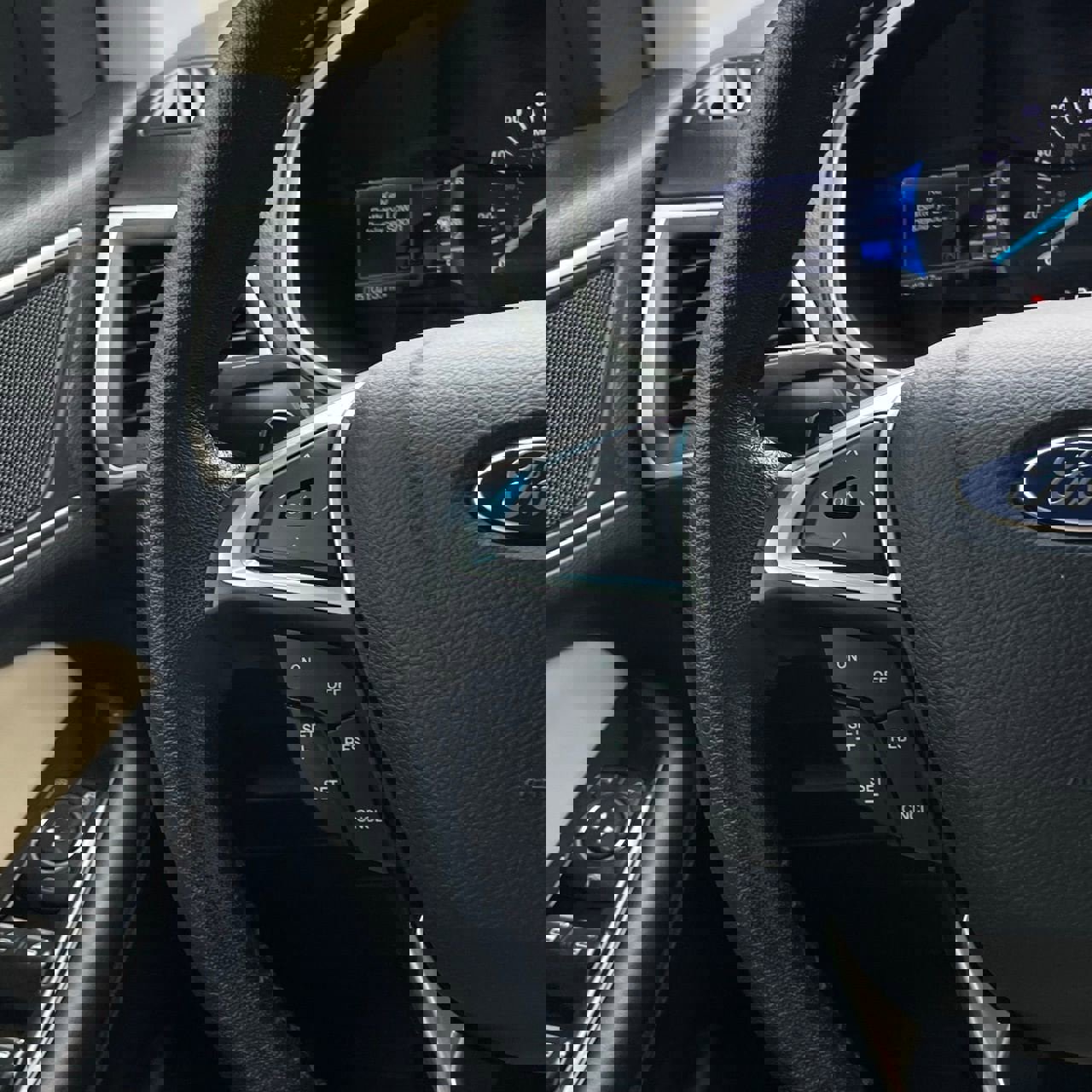 Used 2016 Ford Edge SEL w/ Equipment Group 201A FWD image 15