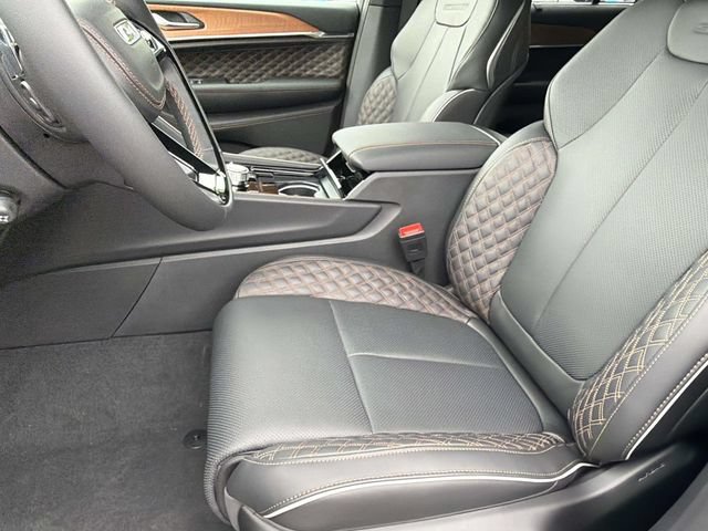 New 2026 Jeep Grand Cherokee Summit w/ Obsidian Package AWD/4WD image 24