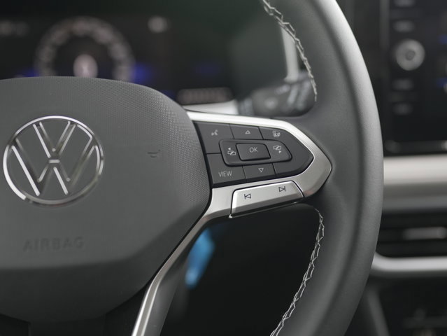 New 2025 Volkswagen Taos SE AWD/4WD image 19