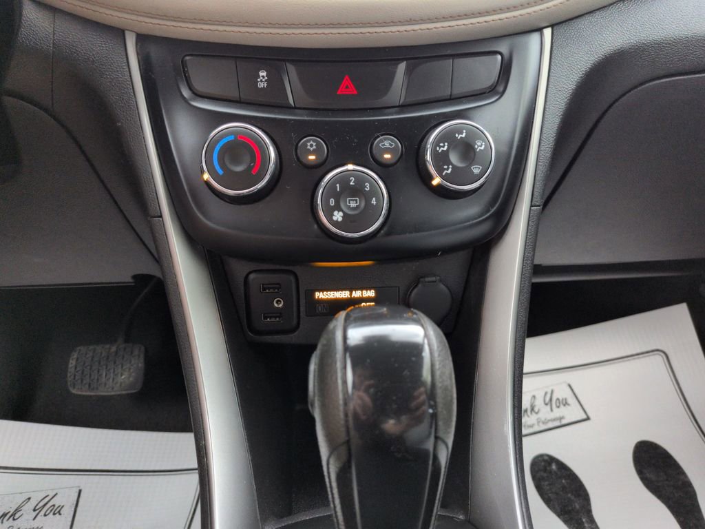 Used 2019 Chevrolet Trax LS w/ Tint and Cruise Package AWD/4WD image 18