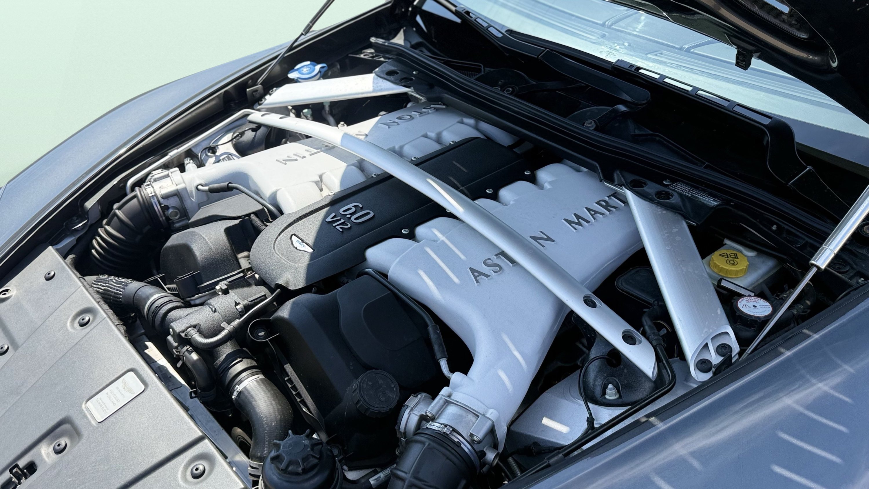Used 2015 Aston Martin V12 Vantage S RWD image 25