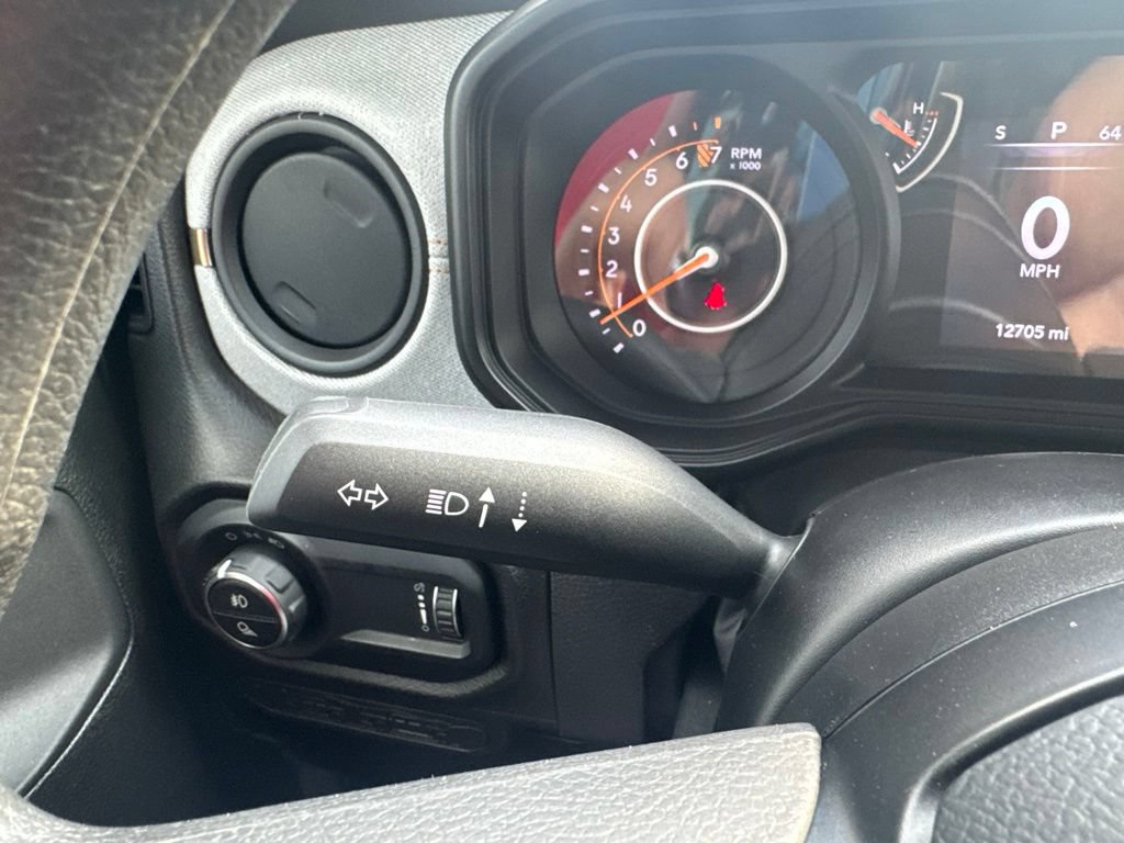 Certified 2024 Jeep Gladiator Sport AWD/4WD image 11