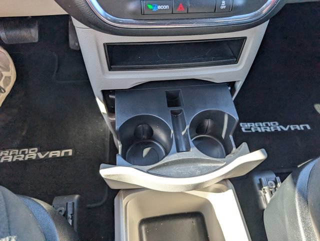 Used 2016 Dodge Grand Caravan SE FWD image 19