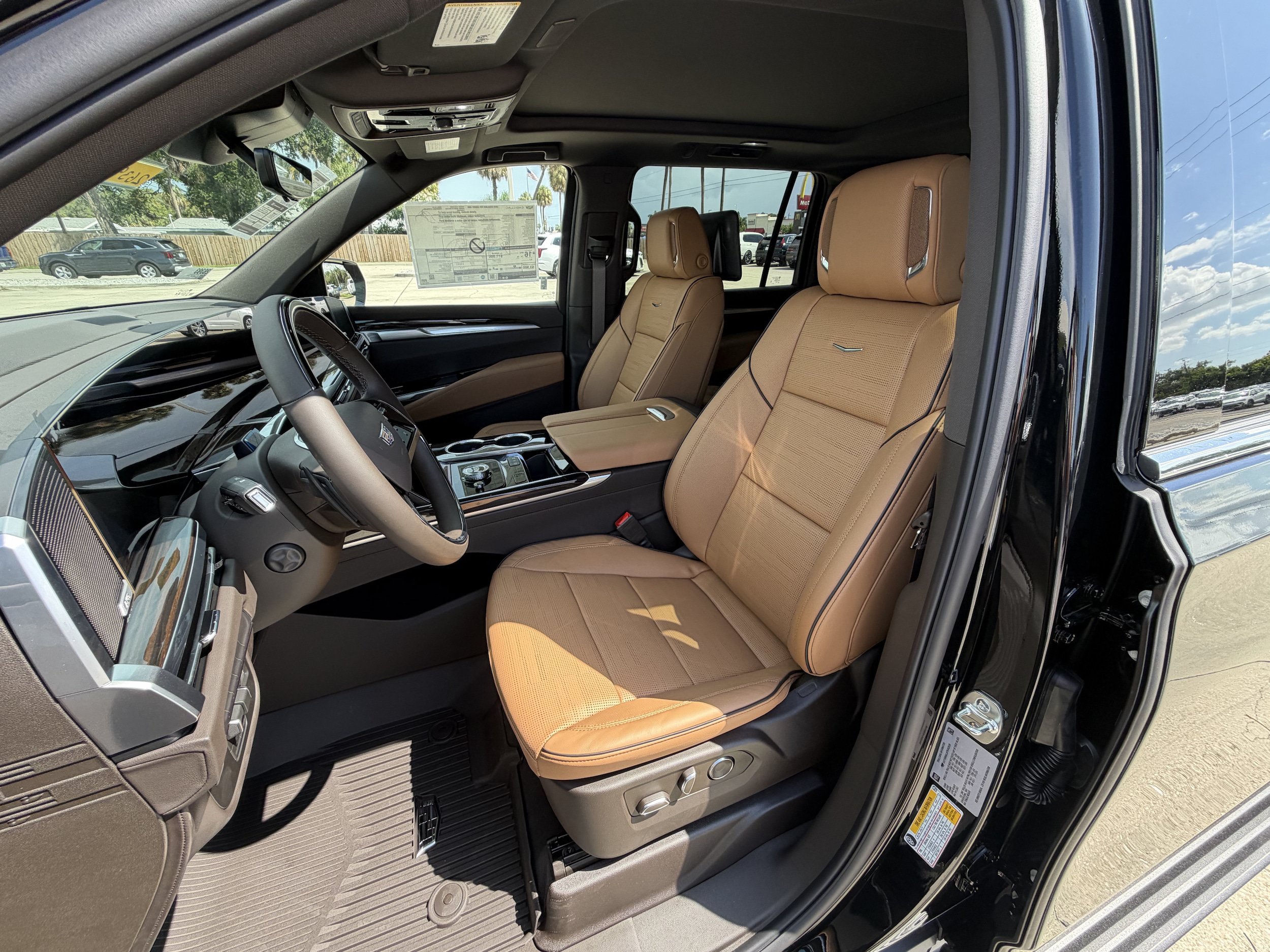 New 2026 Cadillac Escalade ESV Luxury w/ LPO, Floor Liner Package AWD/4WD image 13