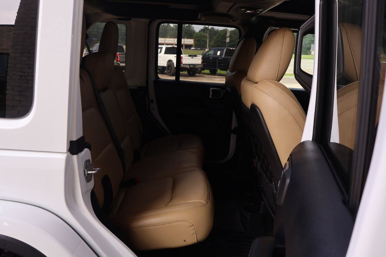 Used 2018 Jeep Wrangler Unlimited Rubicon AWD/4WD image 12