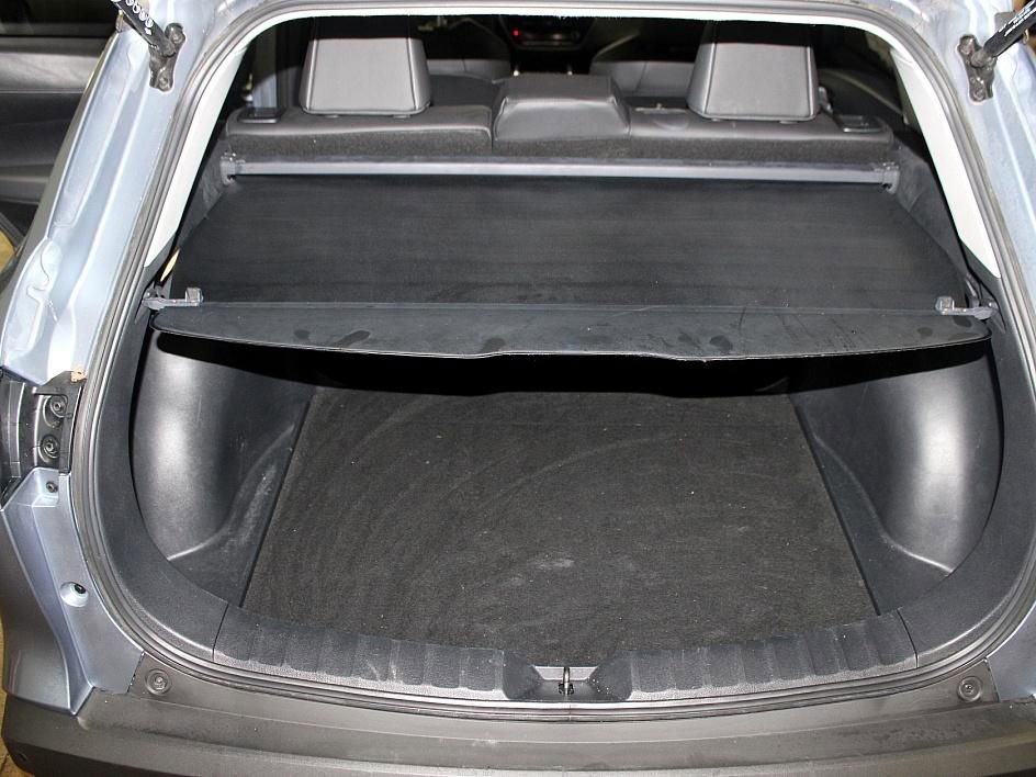 Used 2025 Toyota Corolla Cross XLE image 10