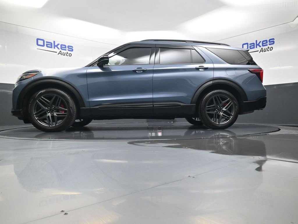 Used 2025 Ford Explorer ST w/ Sun And Sound Package image 46