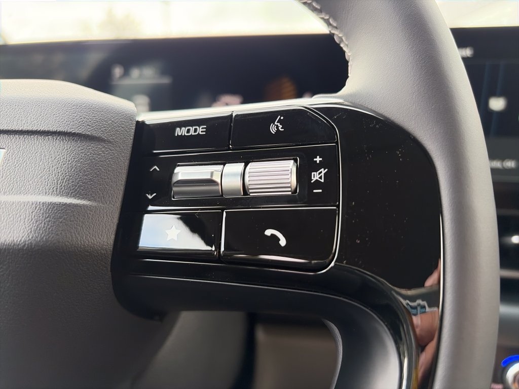 New 2027 Kia Carnival FWD image 12