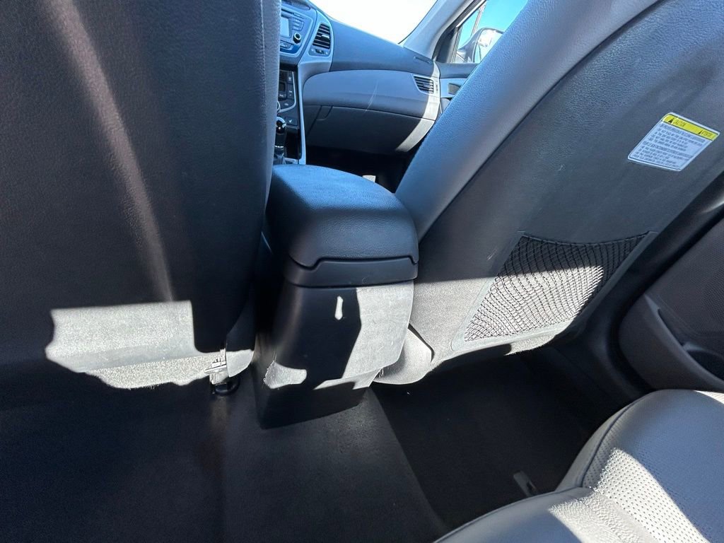 Used 2016 Hyundai Elantra Limited image 17