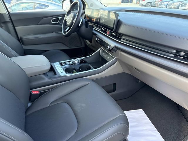 New 2026 Kia Carnival EX image 18