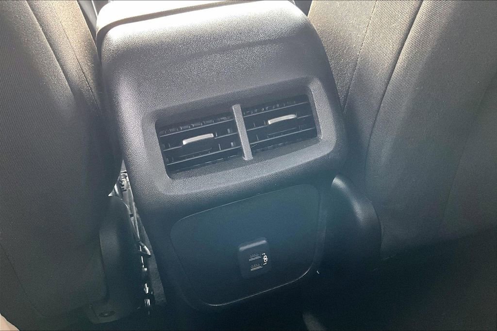 Used 2020 Chevrolet Equinox LT w/ Driver Convenience Package image 10