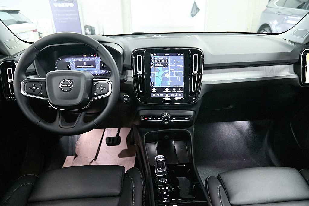 New 2026 Volvo XC40 B5 Ultra w/ Climate Package image 21