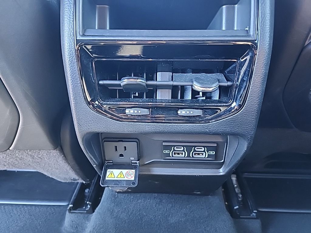 Used 2024 Jeep Grand Cherokee Altitude image 20