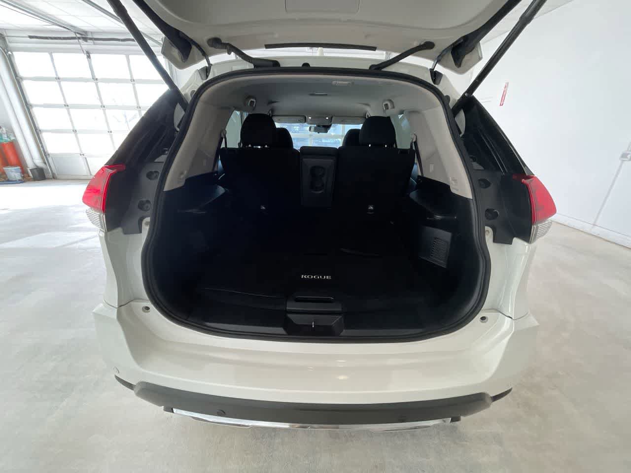 Used 2019 Nissan Rogue SV image 22