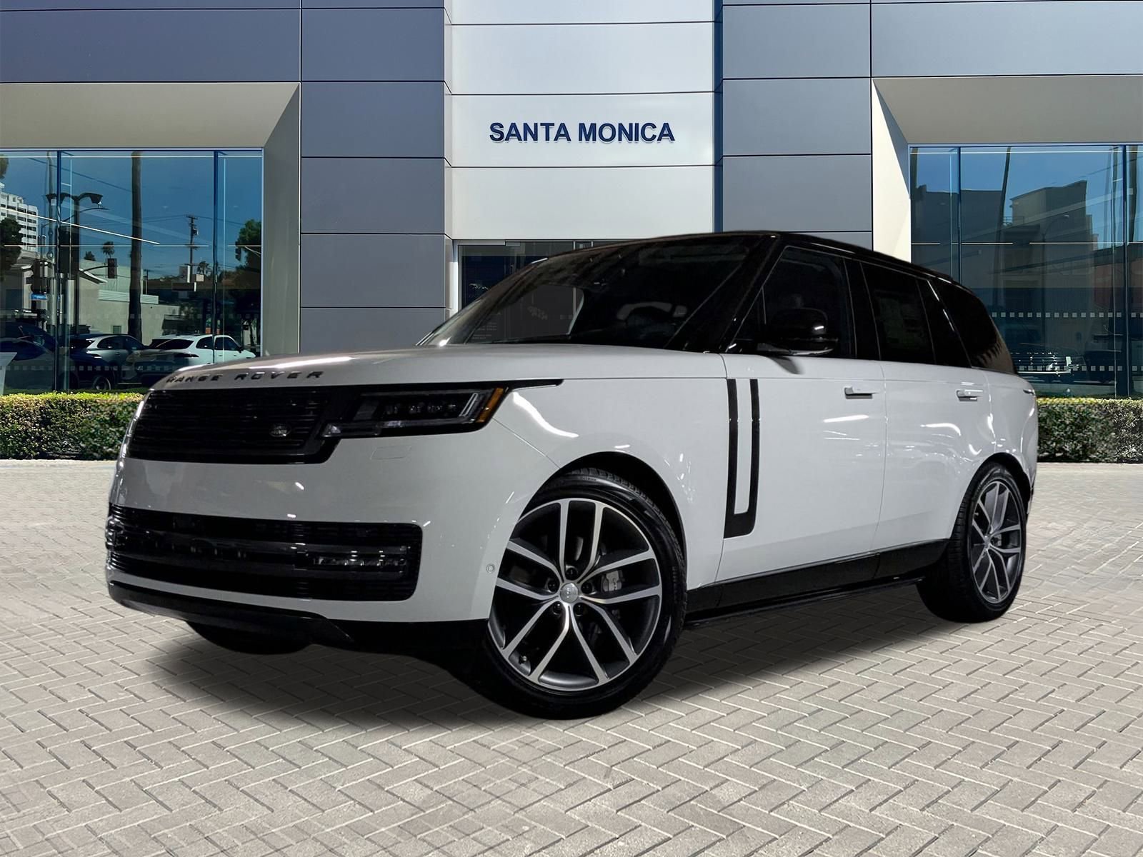 New 2025 Land Rover Range Rover SE