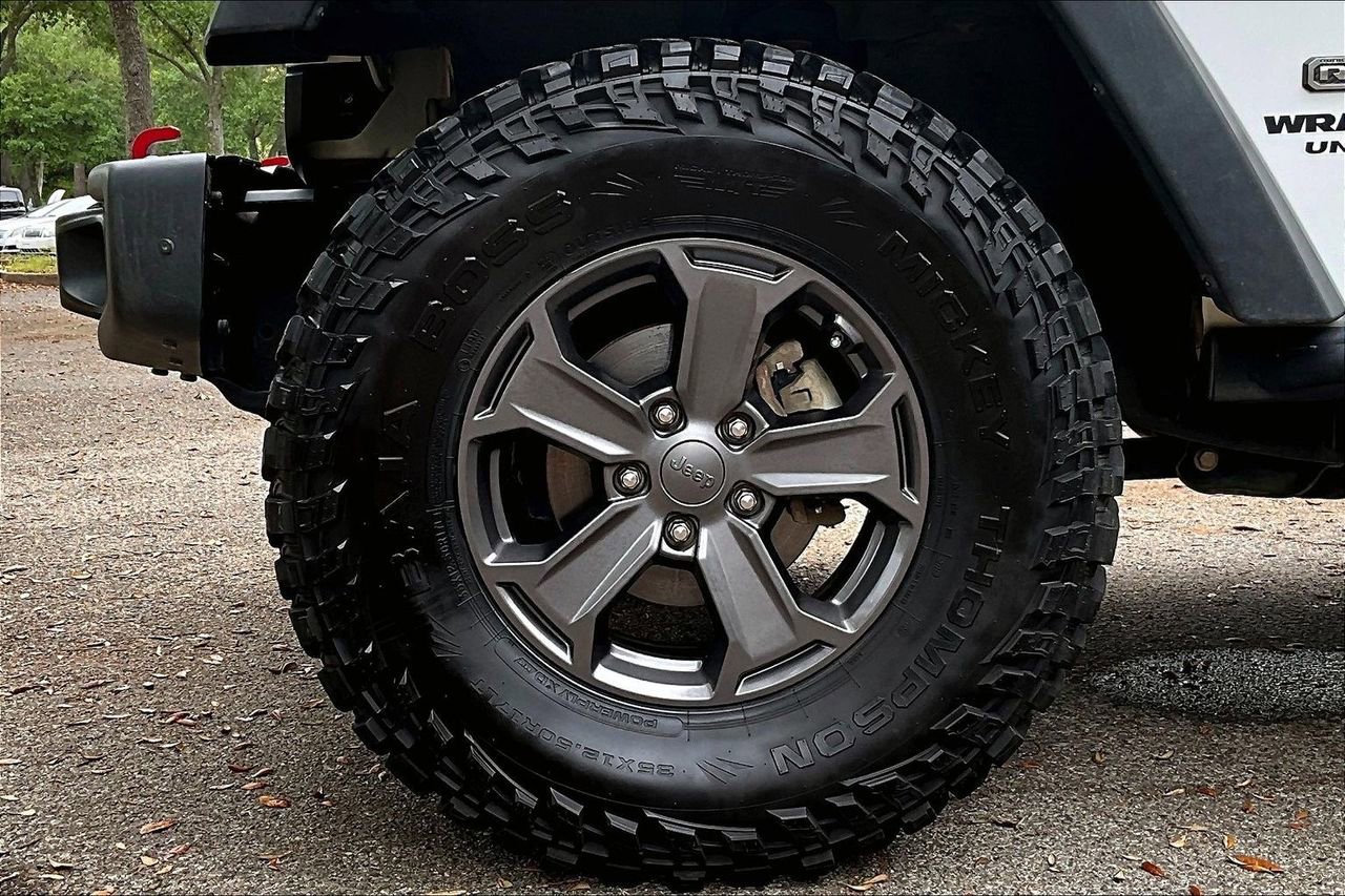 Used 2017 Jeep Wrangler Unlimited Rubicon AWD/4WD image 33