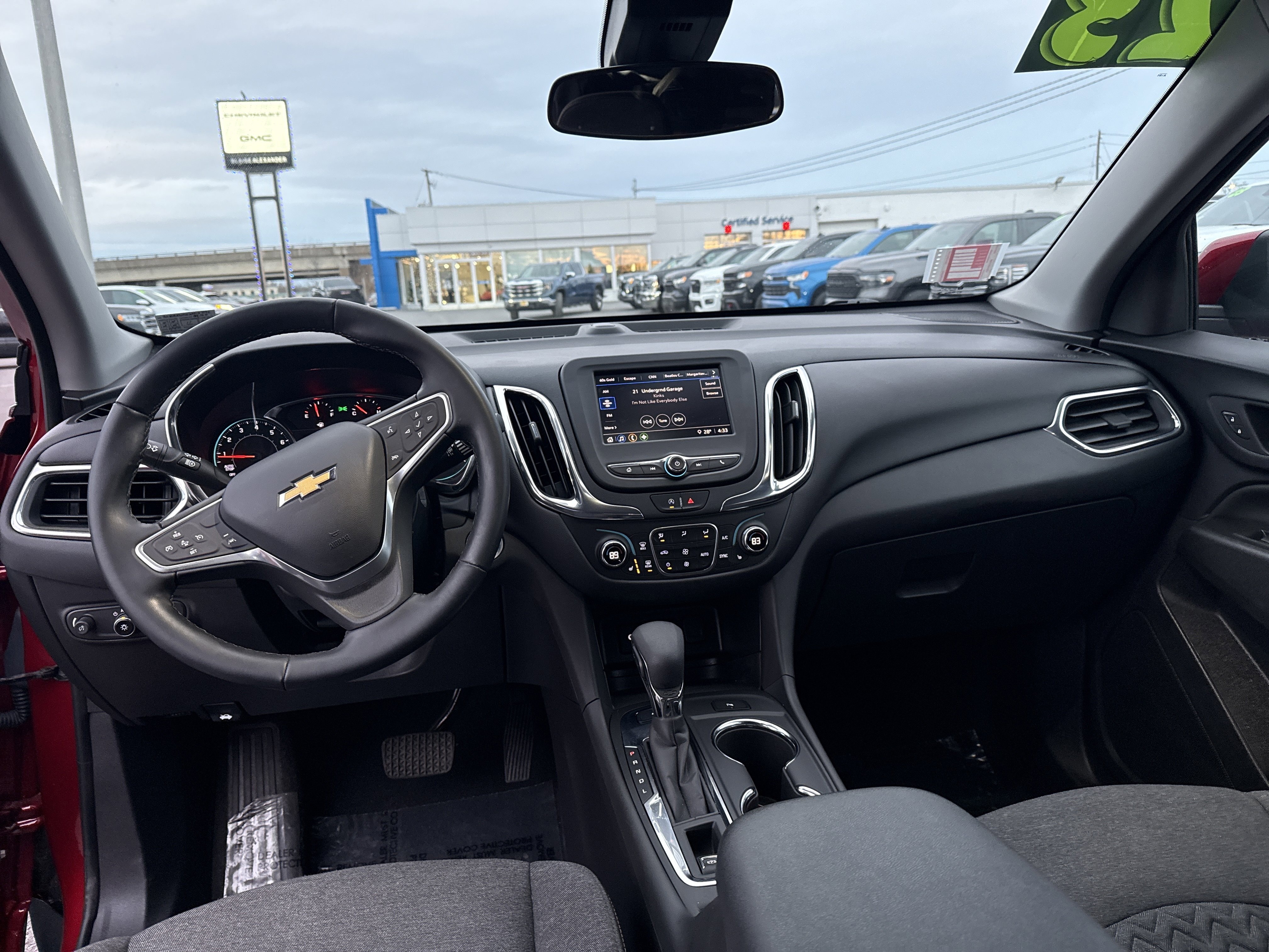 Used 2023 Chevrolet Equinox LT image 15