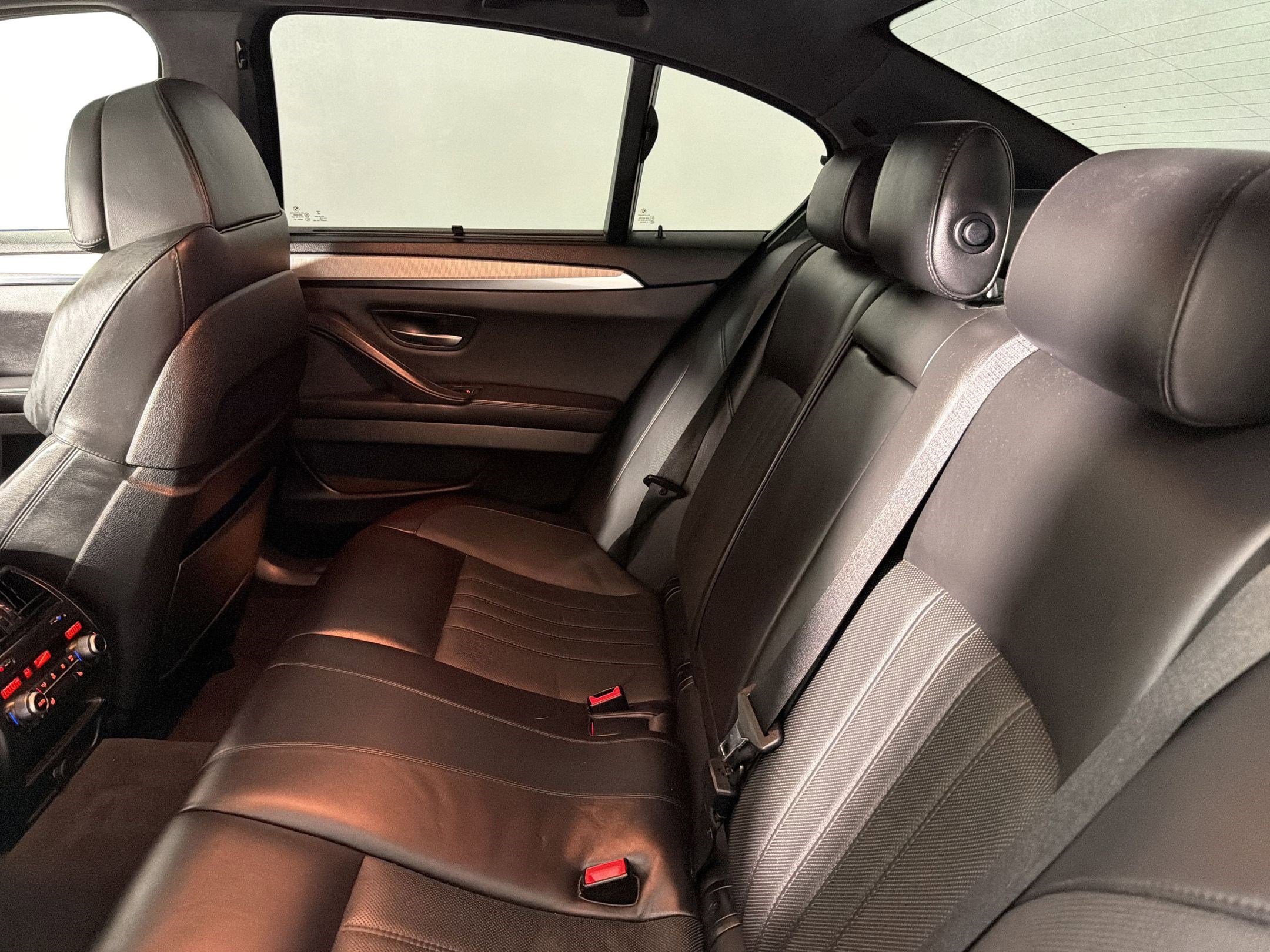 Used 2016 BMW M5 RWD image 24
