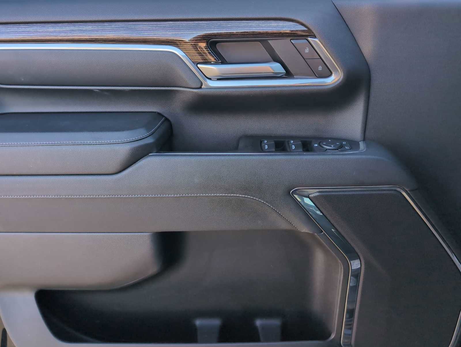 Used 2024 GMC Sierra 2500 SLE w/ SLE Value Package; image 22