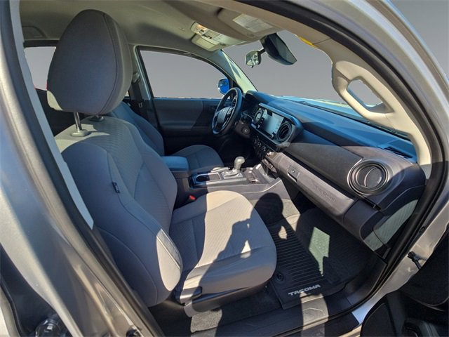 Used 2020 Toyota Tacoma SR image 19