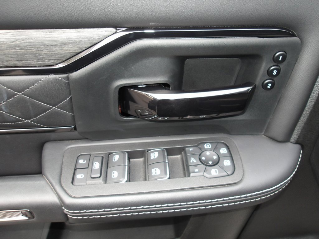 Used 2025 RAM 3500 Limited image 17