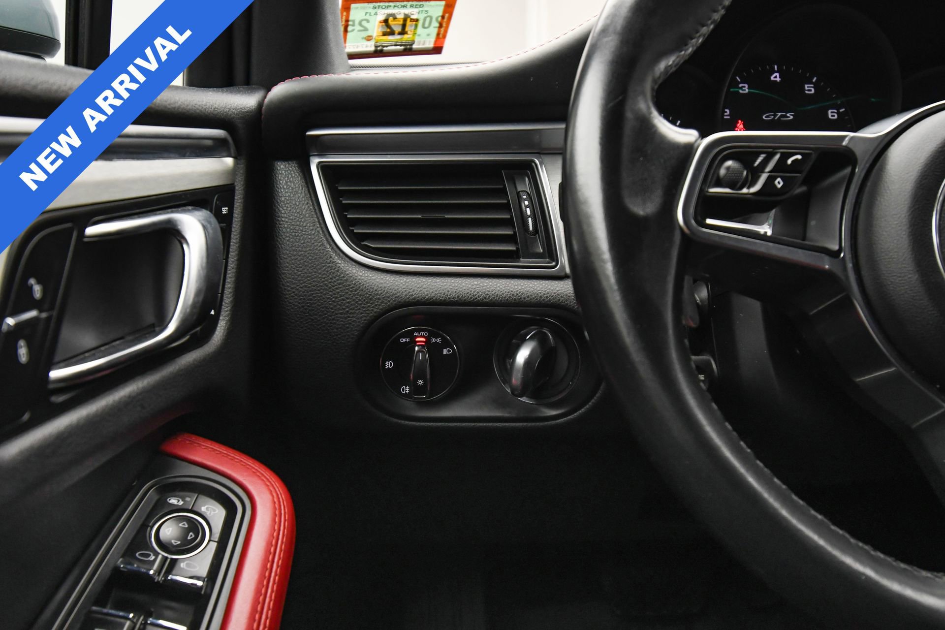 Used 2017 Porsche Macan GTS image 35