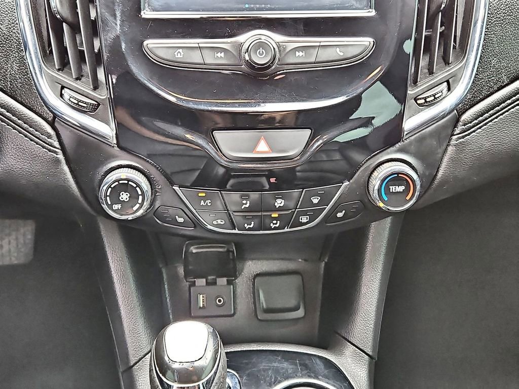 Used 2017 Chevrolet Cruze Premier FWD image 14