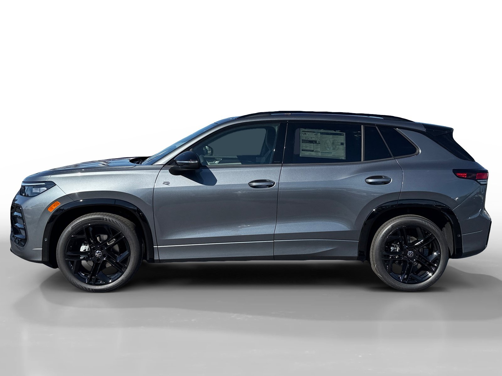 New 2026 Volkswagen Tiguan SE R-Line FWD image 2