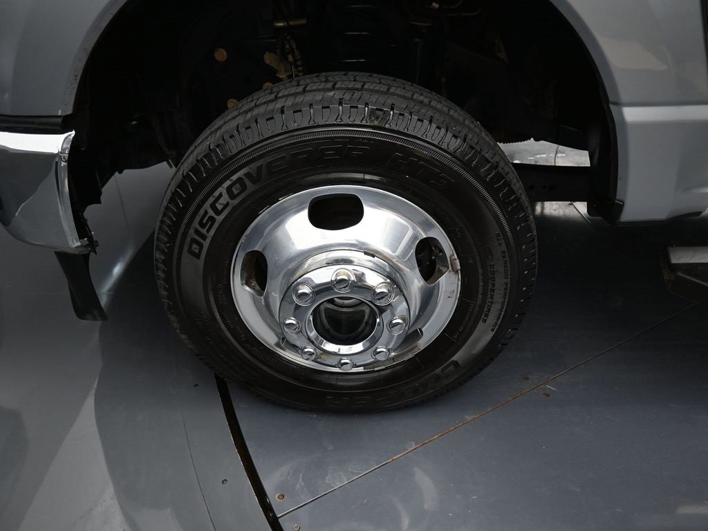 Used 2024 Ford F350 Lariat image 22