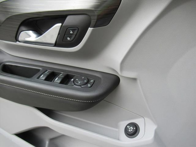 Used 2022 GMC Terrain SLE w/ Driver Convenience Package FWD image 20