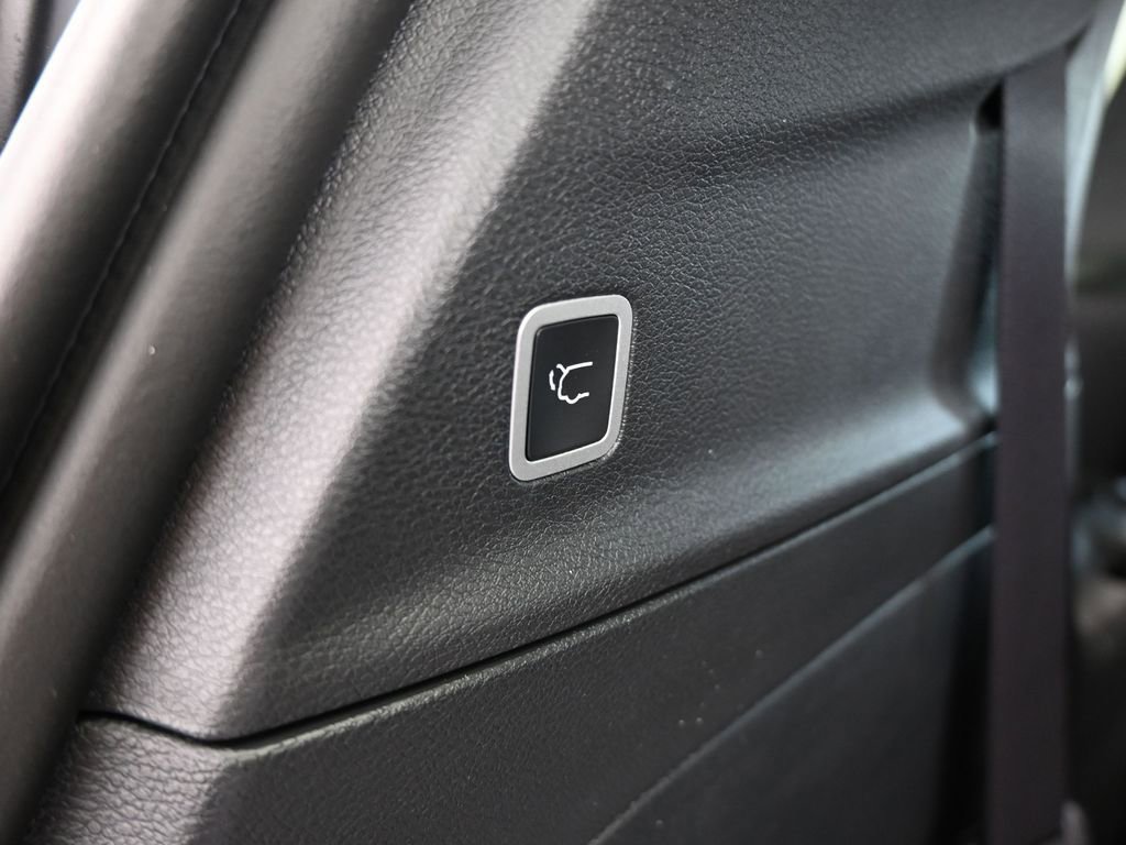 Used 2025 Chrysler Pacifica Select FWD image 36