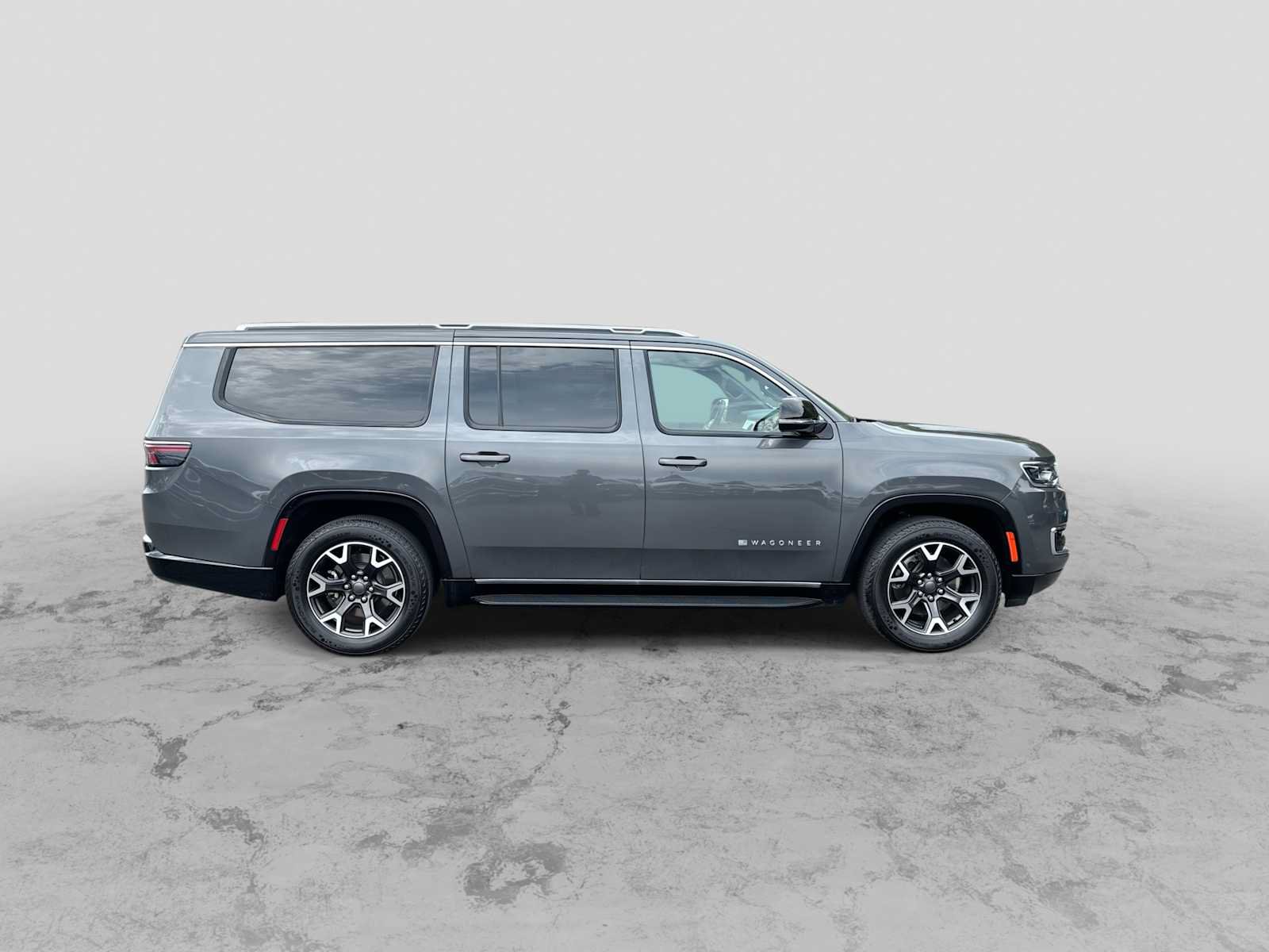 Certified 2024 Jeep Wagoneer L Series III w/ Flexible Seating Group AWD/4WD image 9