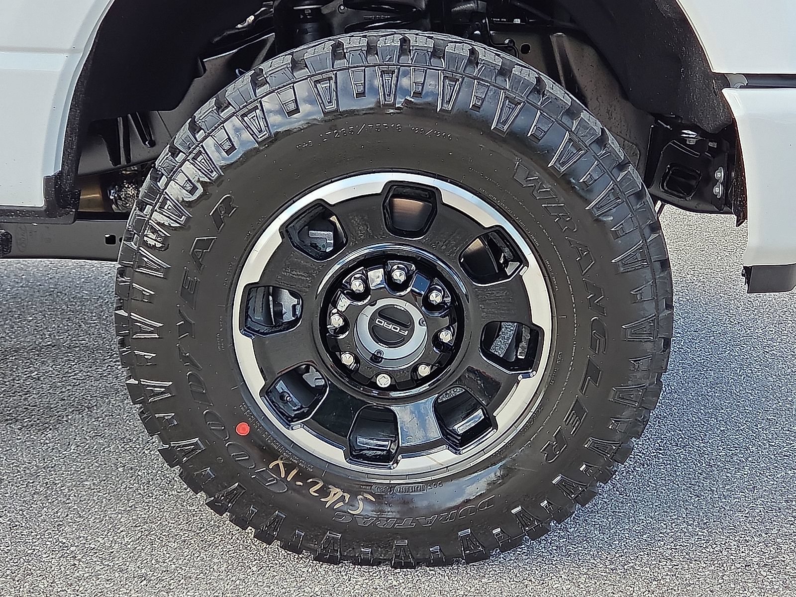 New 2026 Ford F350 Lariat w/ Tremor Off-Road Package AWD/4WD image 7
