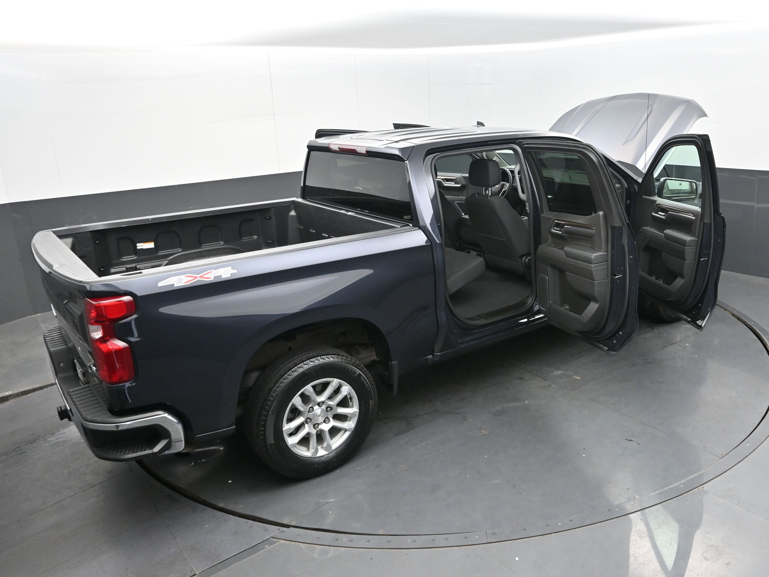 Used 2024 Chevrolet Silverado 1500 LT image 41