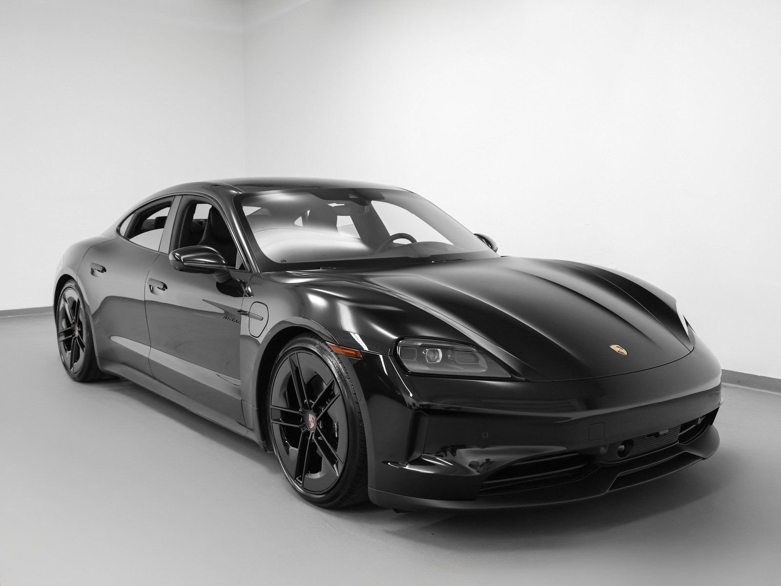 New 2026 Porsche Taycan image 10