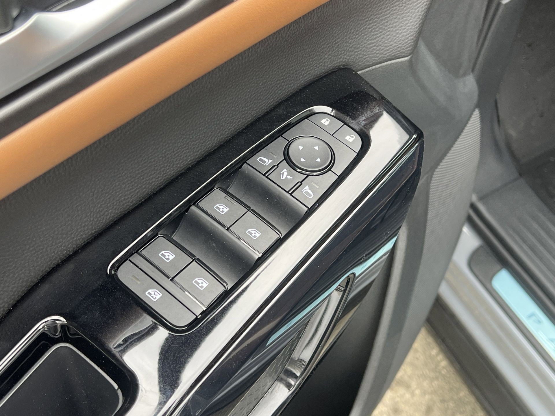 New 2026 Nissan Pathfinder Platinum FWD image 17