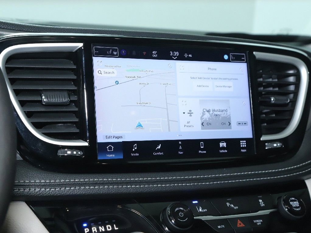 Used 2024 Chrysler Pacifica Select image 24