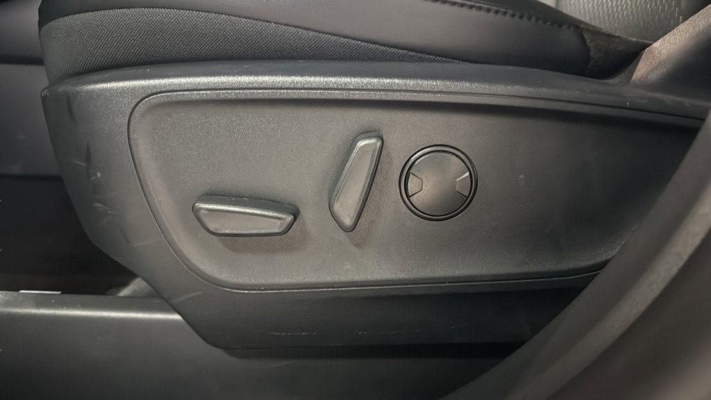 Used 2025 Ford Escape ST-Line AWD/4WD image 19