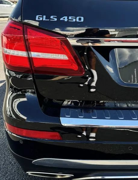 Used 2018 Mercedes-Benz GLS 450 4MATIC w/ Premium Package image 11