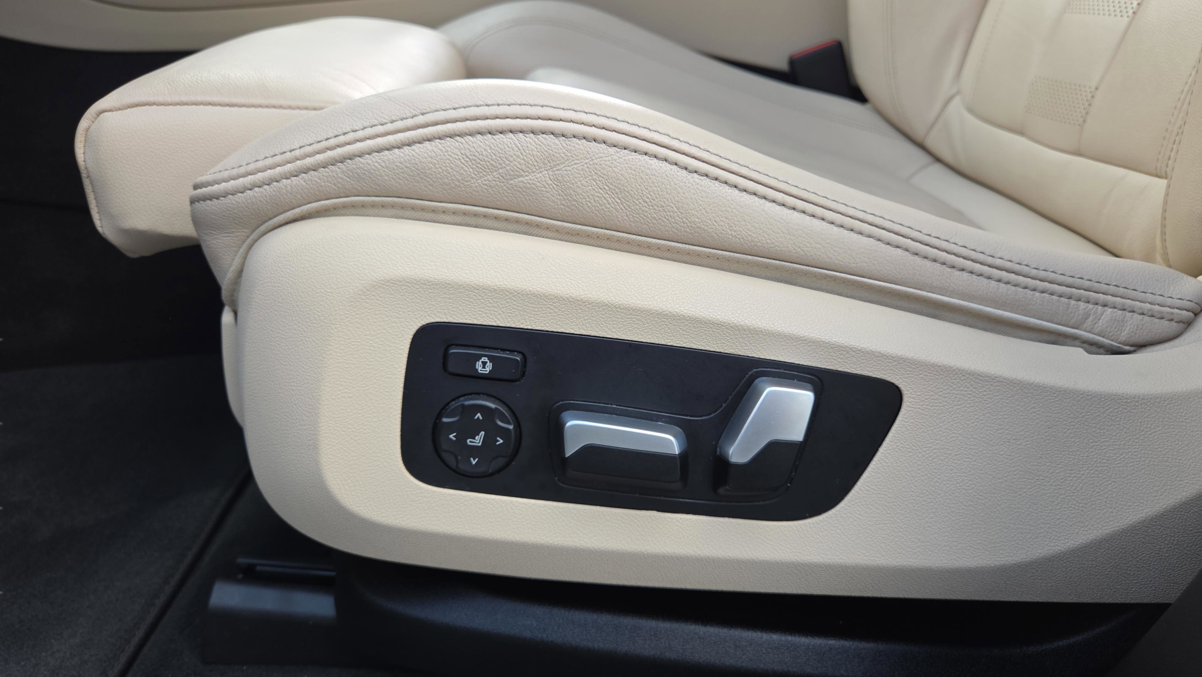 Used 2021 BMW X5 xDrive40i w/ M Sport Package image 11