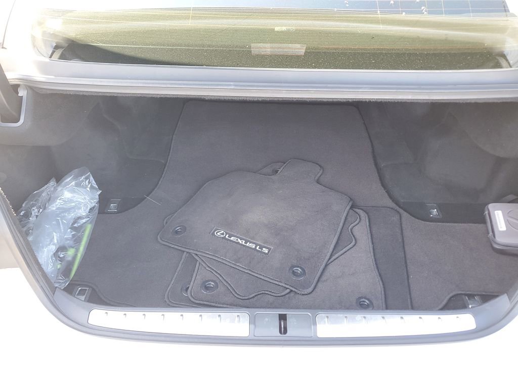 Used 2023 Lexus LS 500 Core w/ Interior Upgrade Package image 13