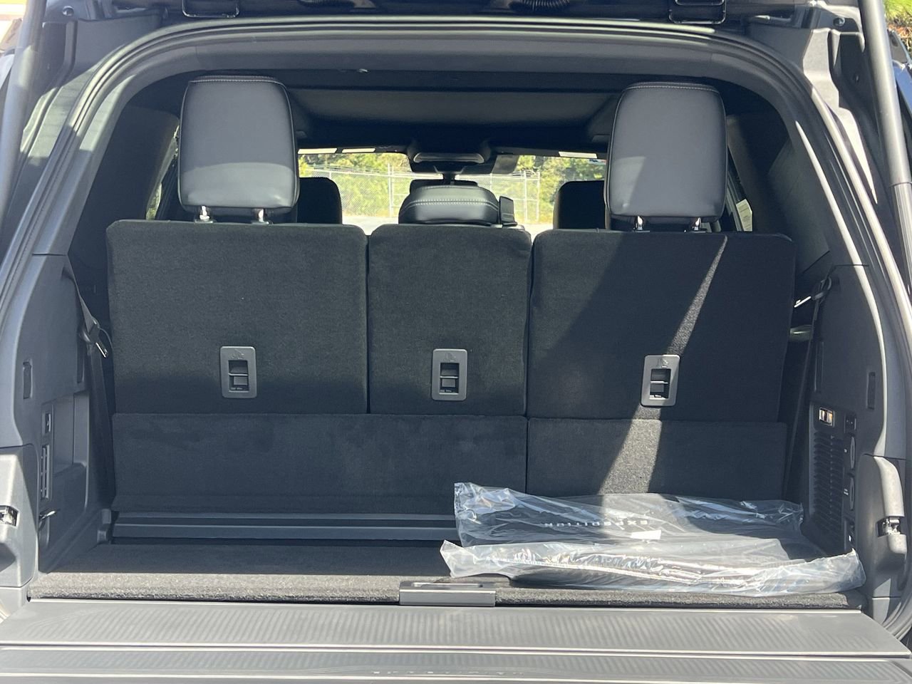 New 2025 Ford Expedition Platinum w/ Stealth Performance Package AWD/4WD image 22