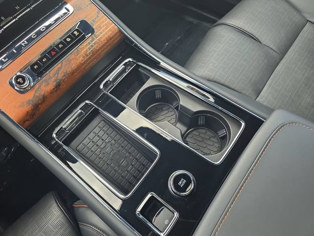 Used 2025 Lincoln Aviator Black Label w/ Jet Appearance Package AWD/4WD image 29