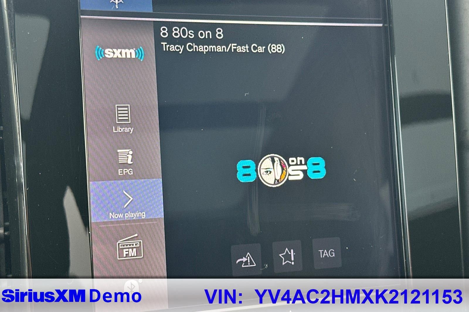 Used 2019 Volvo XC40 T4 R-Design image 28