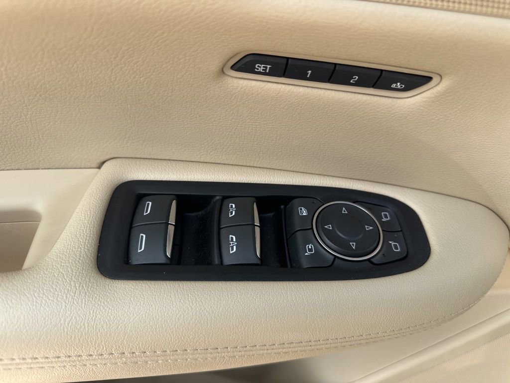 Used 2019 Cadillac XT5 Luxury w/ Advanced Security Package FWD image 19