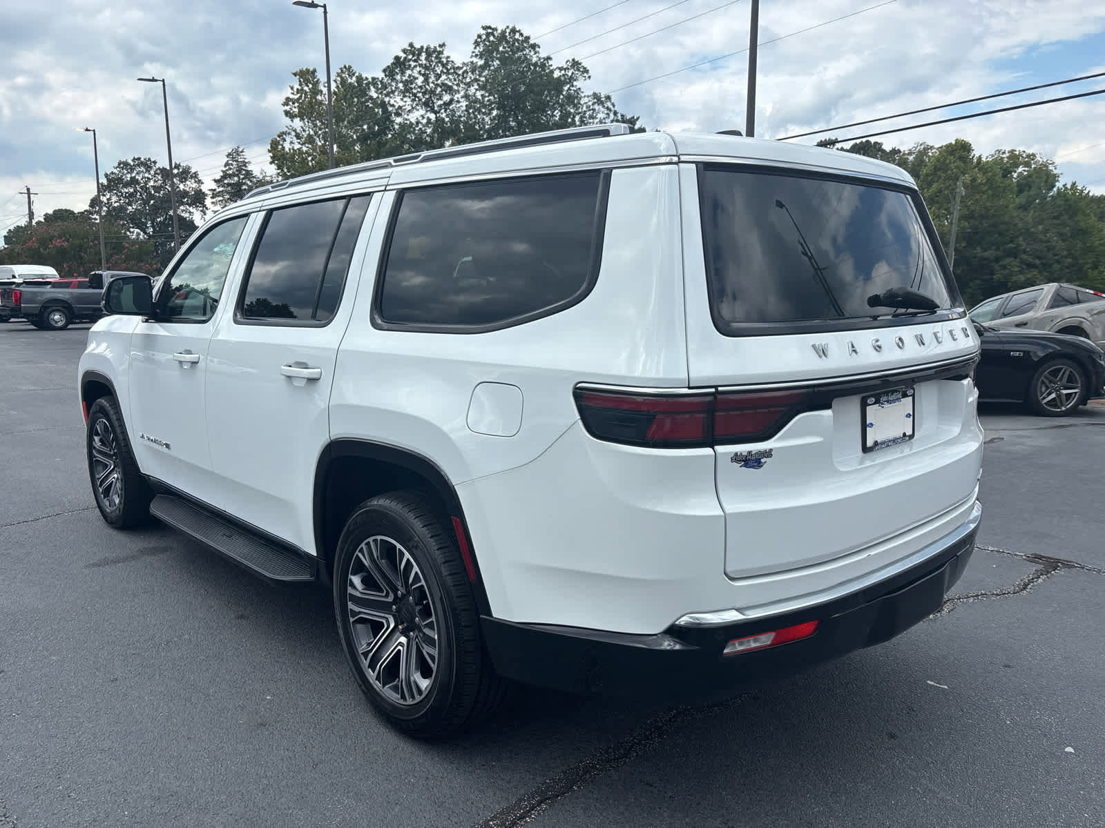 Used 2024 Jeep Wagoneer Series II w/ Flexible Seating Group video 3