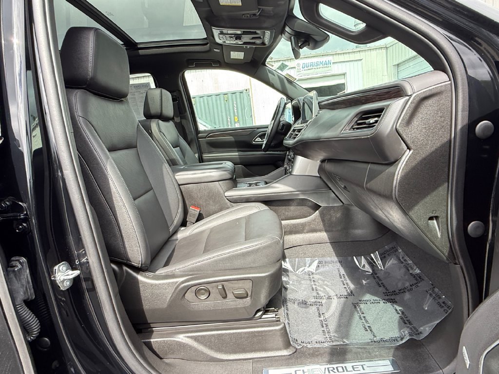 Used 2023 Chevrolet Tahoe Z71 w/ Luxury Package AWD/4WD image 27