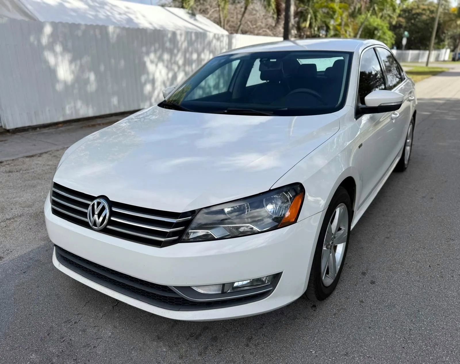 Used 2015 Volkswagen Passat 1.8T Limited Edition image 5
