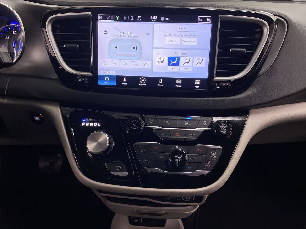 Used 2024 Chrysler Pacifica Touring-L FWD image 23