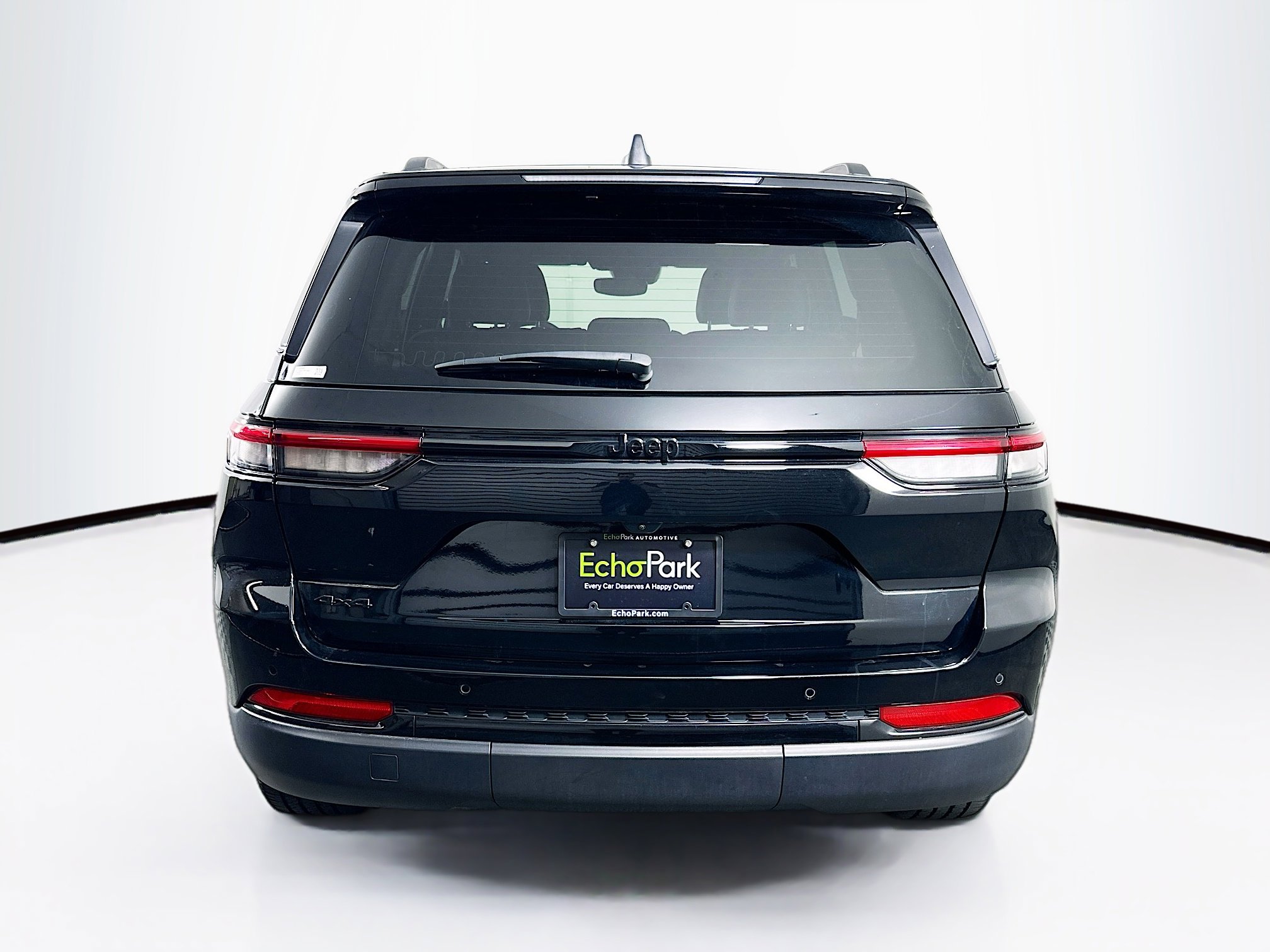 Used 2023 Jeep Grand Cherokee Altitude AWD/4WD image 7
